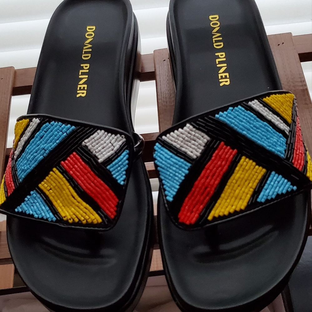 New Donald Pliner Sandals